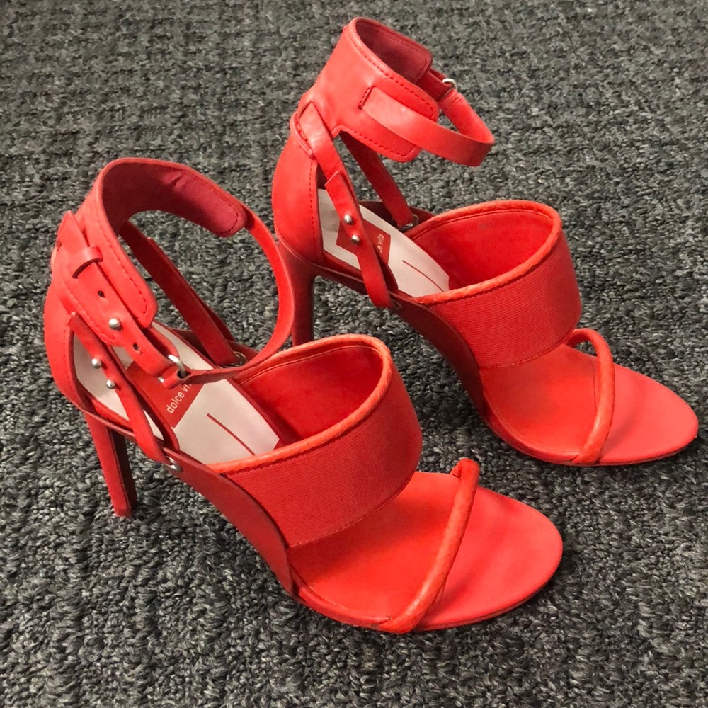 ♦️SOLD♦️Dolce Vita Strappy Leather Sandal